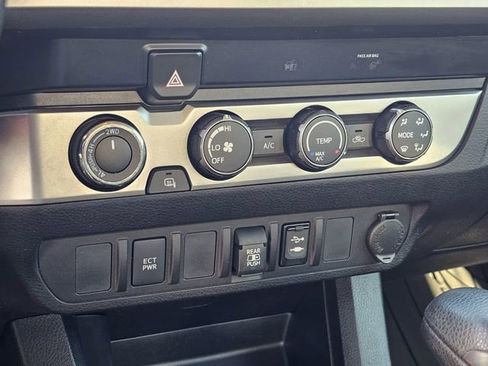 Used 2019 Toyota Tacoma SR5 image 18