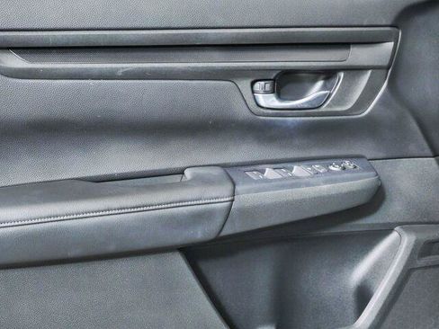 Used 2023 Honda CR-V LX image 6