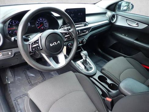 Used 2023 Kia Forte LXS w/ LXS Technology Package FWD image 9