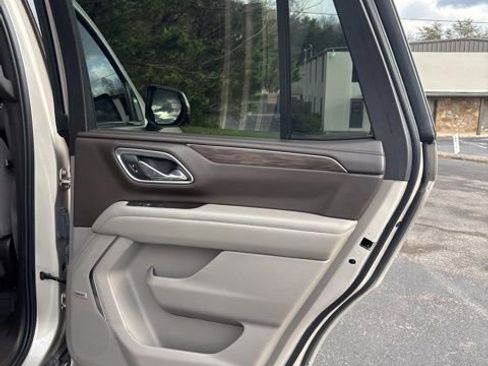 Used 2021 Chevrolet Tahoe LT w/ LT Signature Package image 26