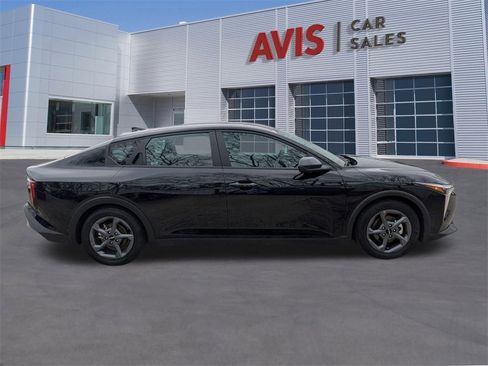 Used 2025 Kia K4 LXS image 5