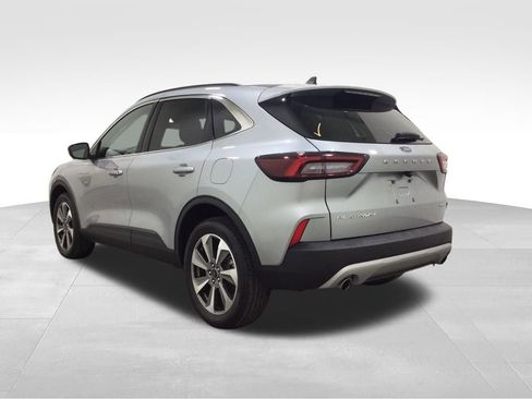 Used 2024 Ford Escape Platinum image 3