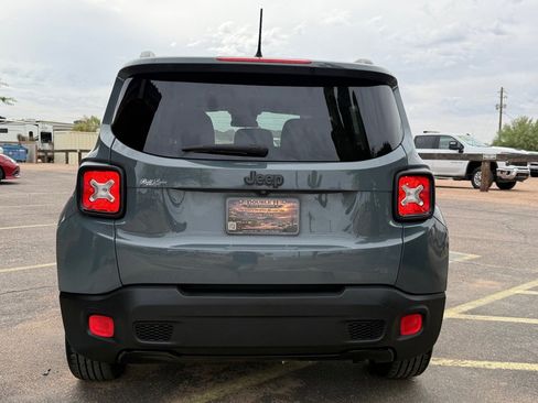 Used 2017 Jeep Renegade Altitude FWD image 6