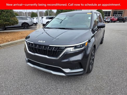 Certified 2023 Kia Carnival EX image 1