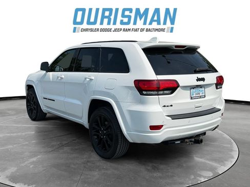 Used 2020 Jeep Grand Cherokee Altitude AWD/4WD image 4