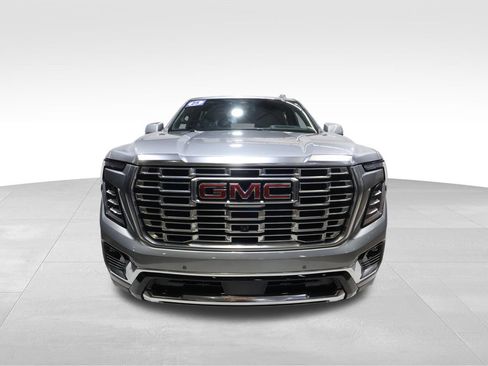 Used 2025 GMC Yukon XL Denali AWD/4WD image 7