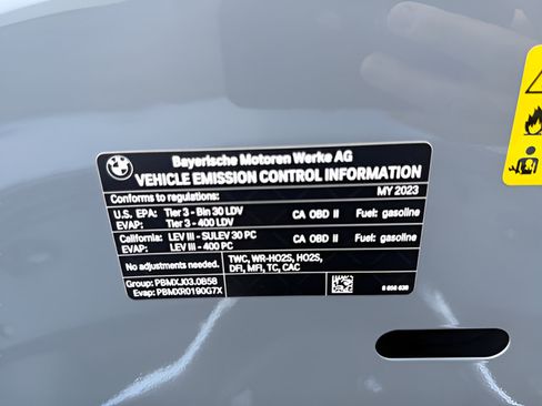 Used 2023 BMW 740i w/ Parking Assistance Package RWD image 31