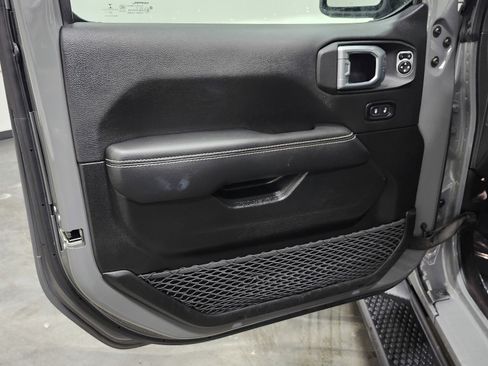 Used 2023 Jeep Wrangler Sahara image 27