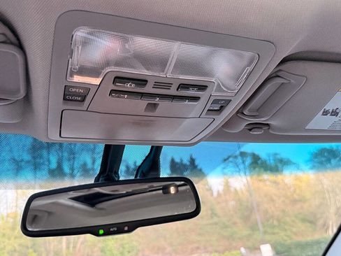 Used 2013 Toyota Camry XLE w/ Leather Pkg image 29