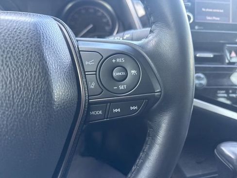 Used 2024 Toyota Camry SE image 12