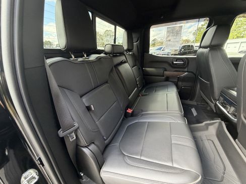 Used 2022 Chevrolet Silverado 1500 High Country w/ Technology Package image 19