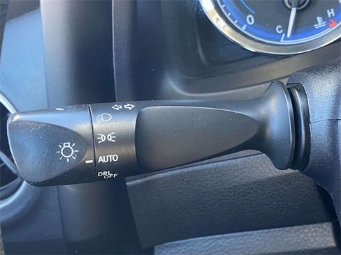 Used 2018 Toyota Corolla LE image 21