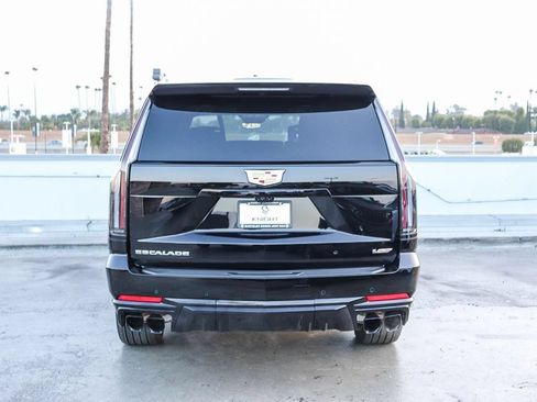 Used 2026 Cadillac Escalade ESV V AWD/4WD image 8