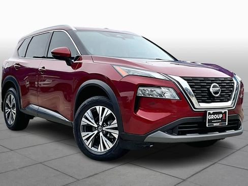 Used 2021 Nissan Rogue SV w/ Premium Package image 2