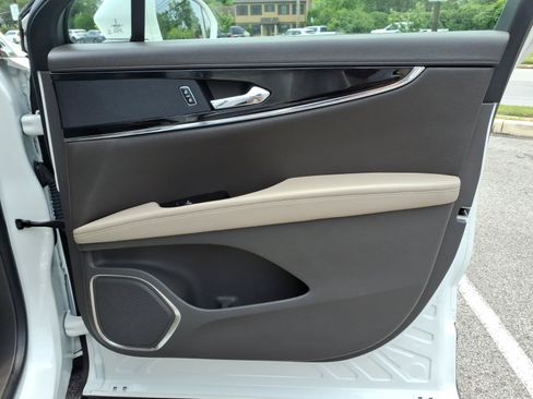 Certified 2023 Lincoln Nautilus AWD w/ Premium Package image 30