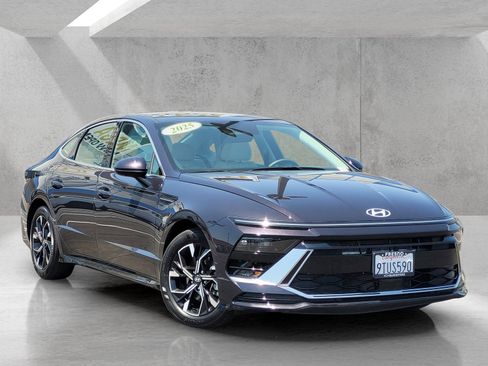 Used 2025 Hyundai Sonata SEL FWD image 1