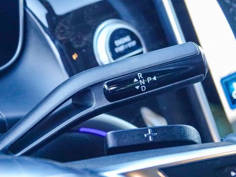 Certified 2025 Mercedes-Benz GLC 300 4MATIC image 19