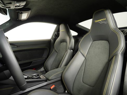 Certified 2026 Porsche 911 GT3 RWD image 5