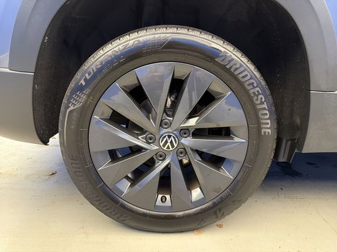 Used 2022 Volkswagen Taos S image 9