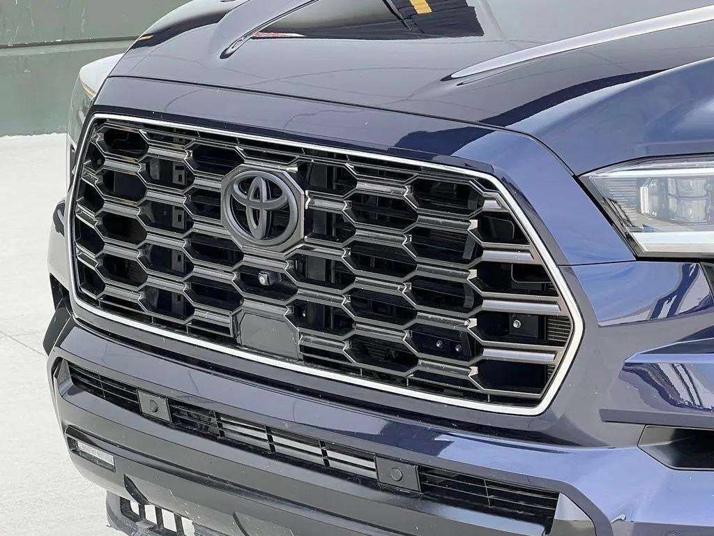 Used 2024 Toyota Sequoia Platinum AWD/4WD image 38