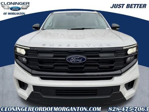 New 2025 Ford Expedition Active image 2