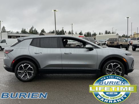 New 2026 Chevrolet Equinox EV LT image 6