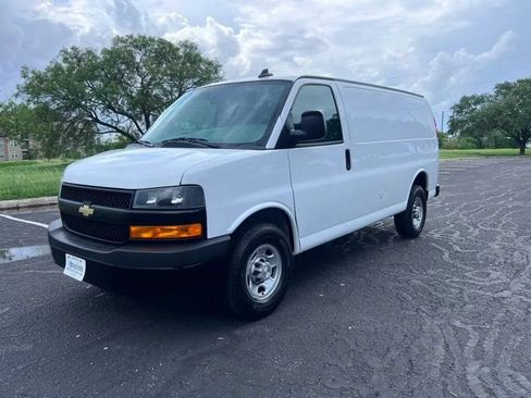 Used 2021 Chevrolet Express 2500 w/ Driver Convenience Package RWD image 2
