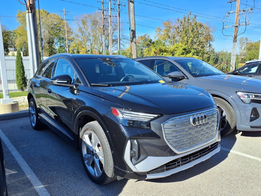 Used 2023 Audi Q4 e-tron Prestige AWD/4WD image 1