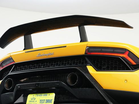 Used 2018 Lamborghini Huracan Performante image 58