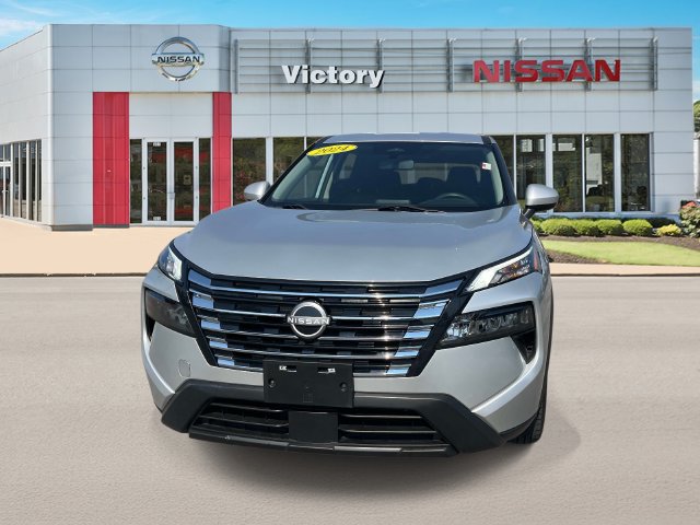 Used 2024 Nissan Rogue SV FWD image 8