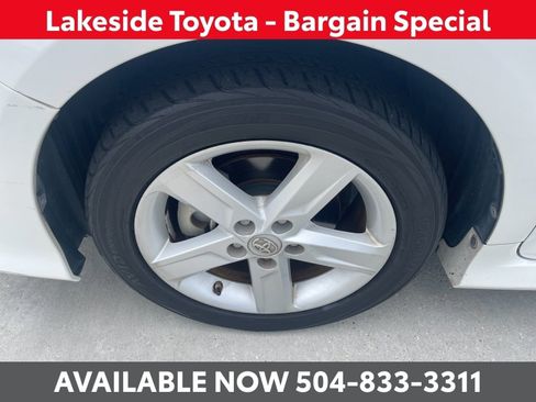 Used 2014 Toyota Camry SE image 12