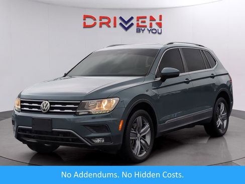 Used 2020 Volkswagen Tiguan SEL image 1