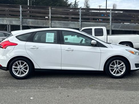 Used 2016 Ford Focus SE image 3