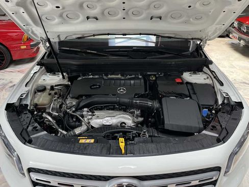 Used 2020 Mercedes-Benz GLB 250 4MATIC w/ Premium Package image 35
