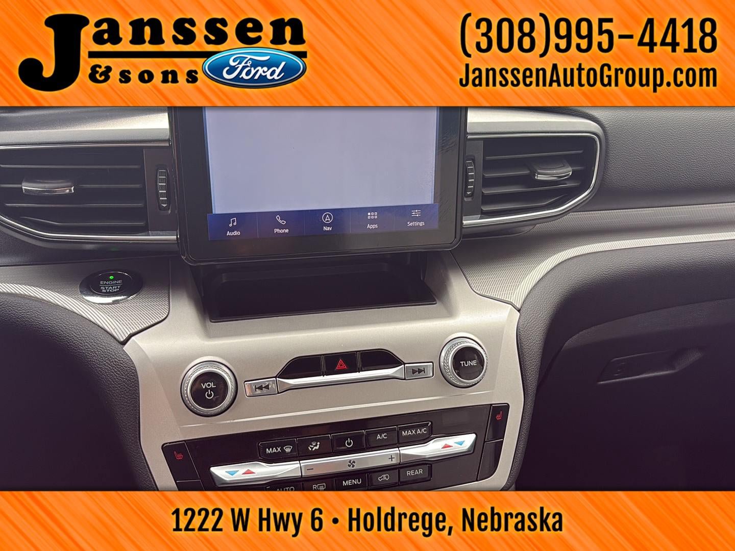 Used 2021 Ford Explorer XLT w/ Equipment Group 202A AWD/4WD image 18