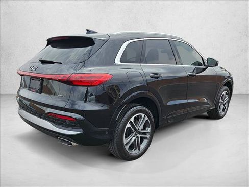 Used 2025 Audi Q5 Premium Plus w/ Premium Plus AWD/4WD image 5