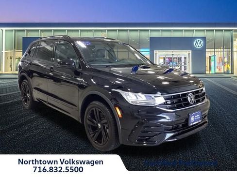 Certified 2024 Volkswagen Tiguan SE R-Line image 1