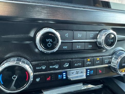 Used 2024 Ford F250 Lariat w/ Chrome Package AWD/4WD image 19
