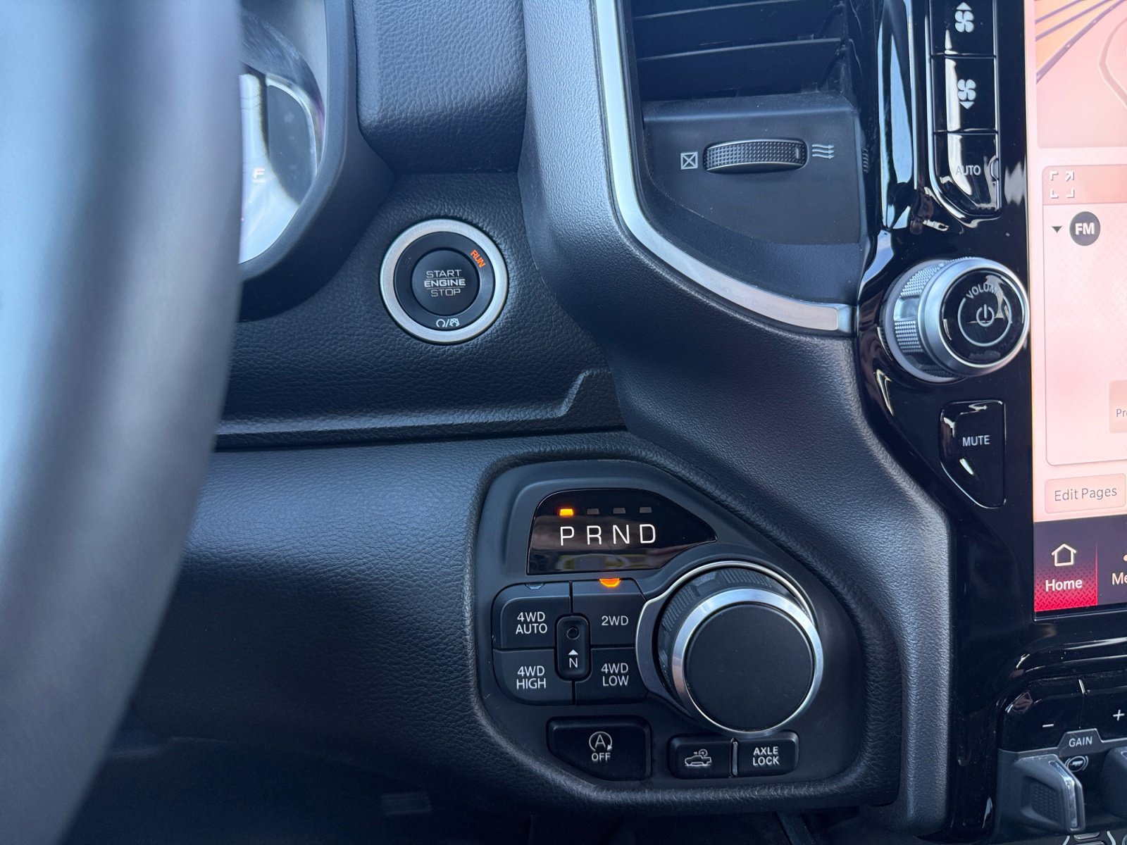 Used 2025 RAM 1500 Big Horn AWD/4WD image 27