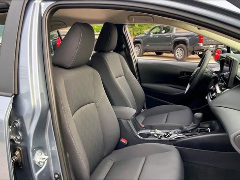 Used 2026 Toyota Corolla LE image 9