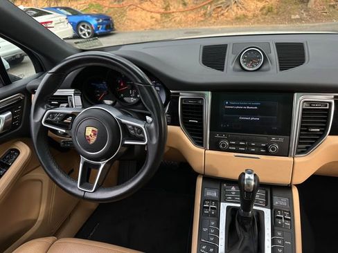 Used 2018 Porsche Macan w/ Premium Package Plus image 18