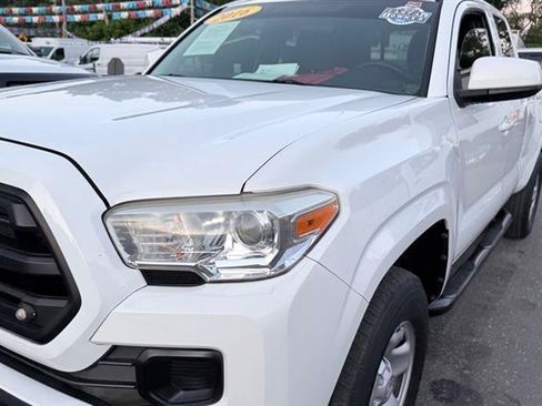 Used 2016 Toyota Tacoma SR w/ SR Convenience Package AWD/4WD image 30