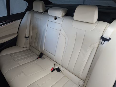 Used 2023 BMW 530i w/ Convenience Package image 14