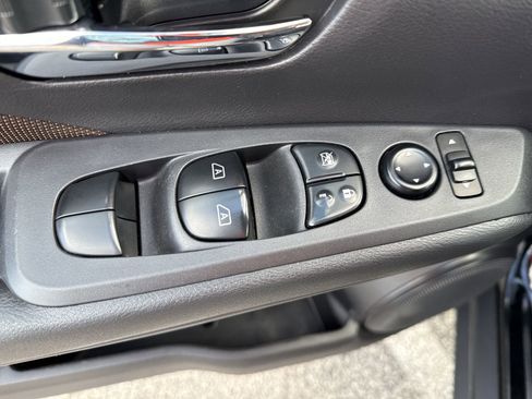 Used 2024 Nissan Kicks SR FWD image 15