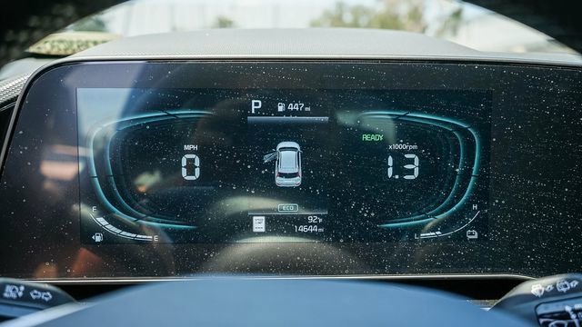 Certified 2025 Kia Niro EX FWD image 23