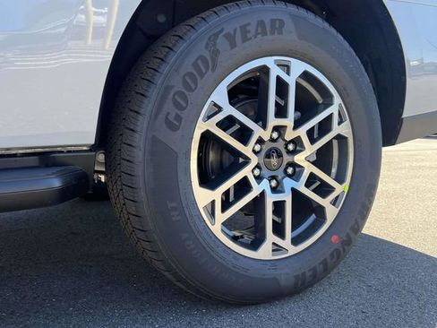 New 2025 Ford Expedition Max Active image 9