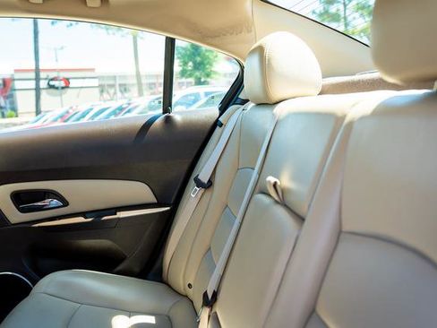 Used 2014 Chevrolet Cruze Diesel w/ Enhanced Safety Package FWD image 26