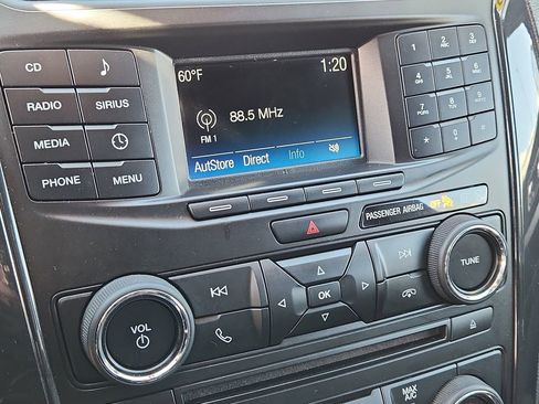 Used 2017 Ford Explorer XLT AWD/4WD image 18