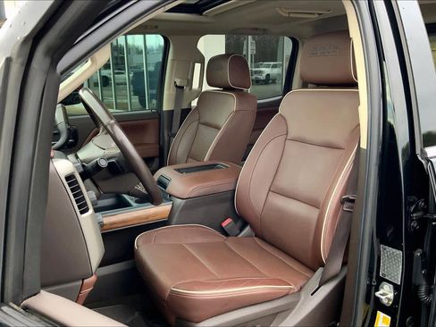 Used 2018 Chevrolet Silverado 3500 High Country w/ Duramax Plus Package image 7