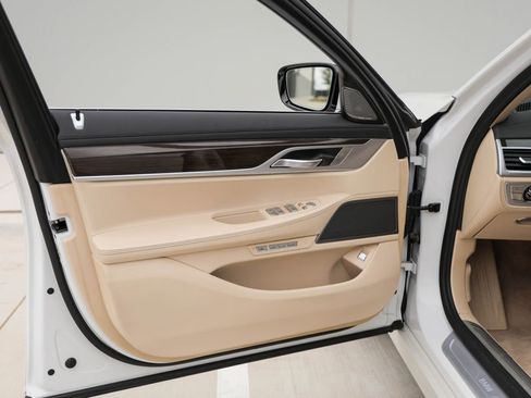 Used 2018 BMW 740i RWD image 14